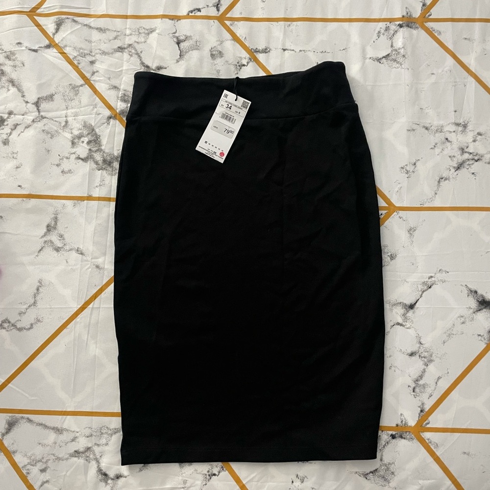 Black skirt